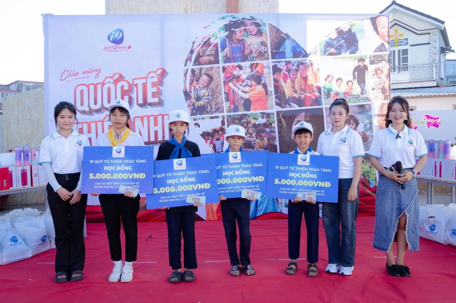 Giao diện ứng dụng vuabai9 trên màn hình điện thoại, minh họa thiết kế tối ưu hóa cho di động và các tính năng dễ sử dụng.